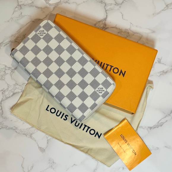 Source Unknown Iconic Fashion Damier Blue Wallet - Picture 4 of 11